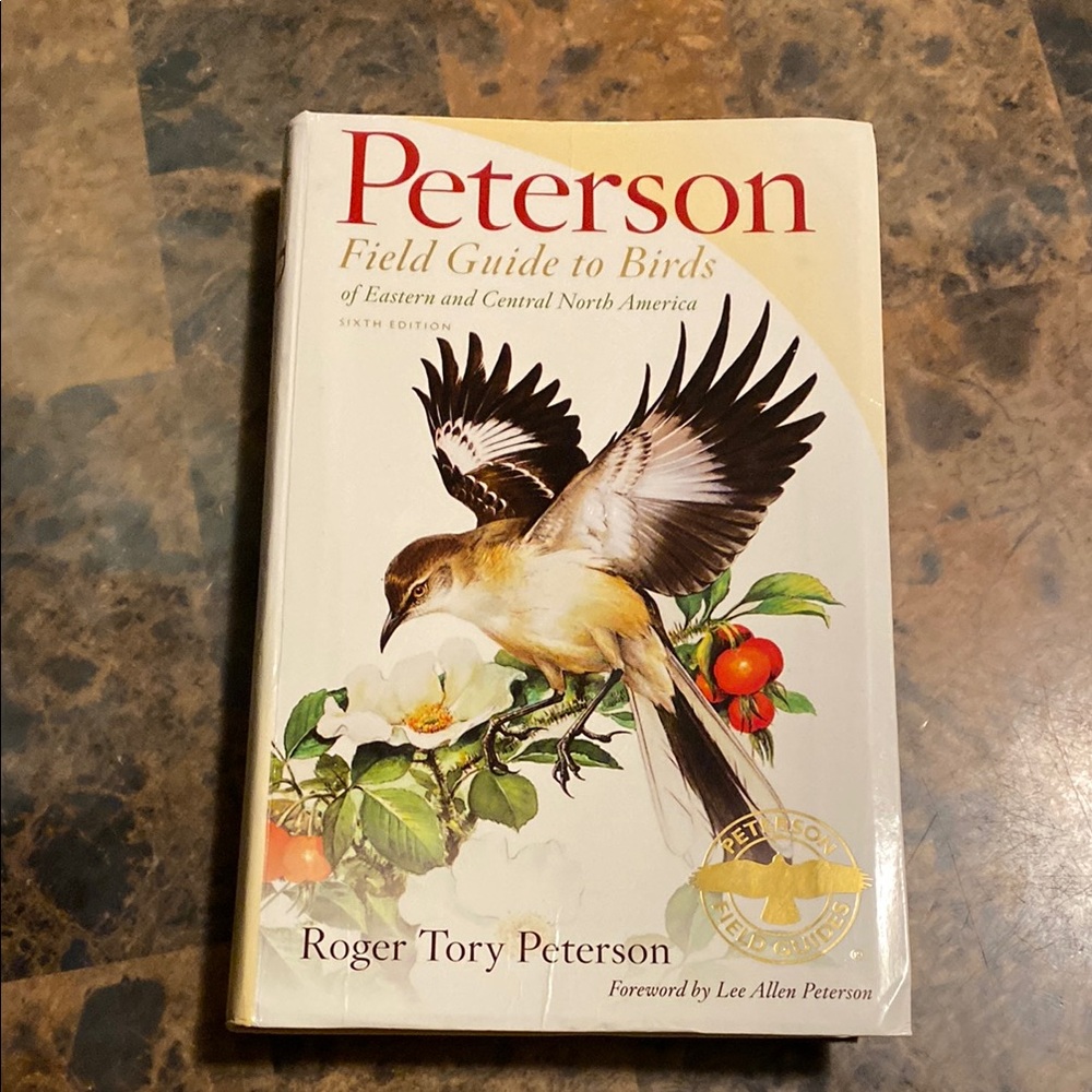 Peterson Field Guide to Birds of Eastern & Central North America Book